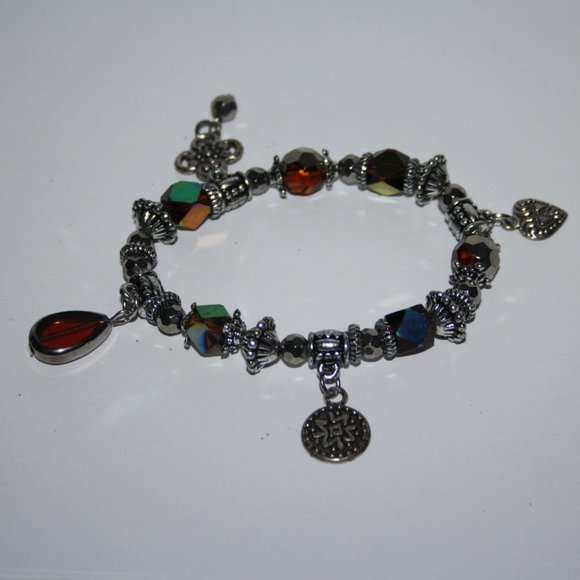 Beautiful silver charm bracelet 7"